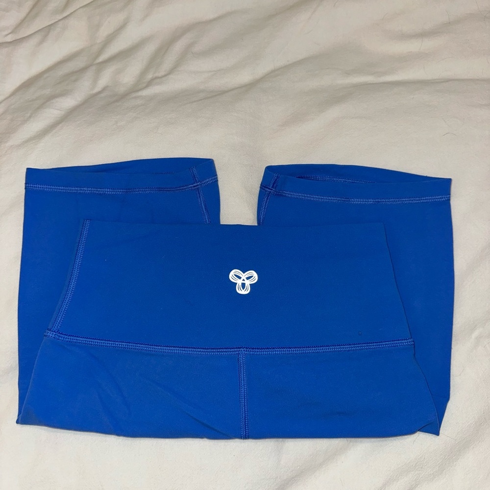 Aritzia TnAction bike shorts